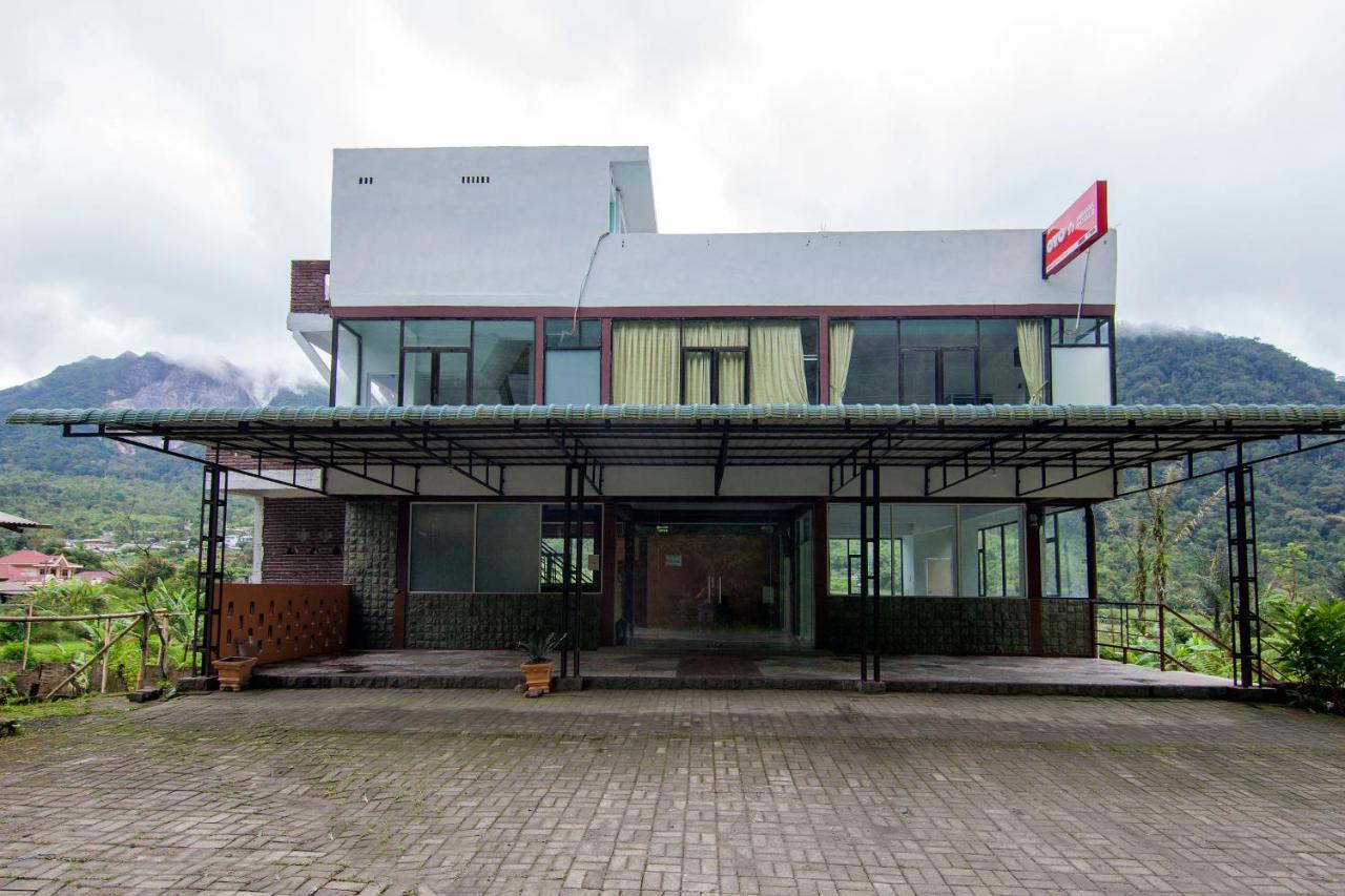 Oyo 1543 Sibayak Ncole Hotel Berastagi Exterior photo